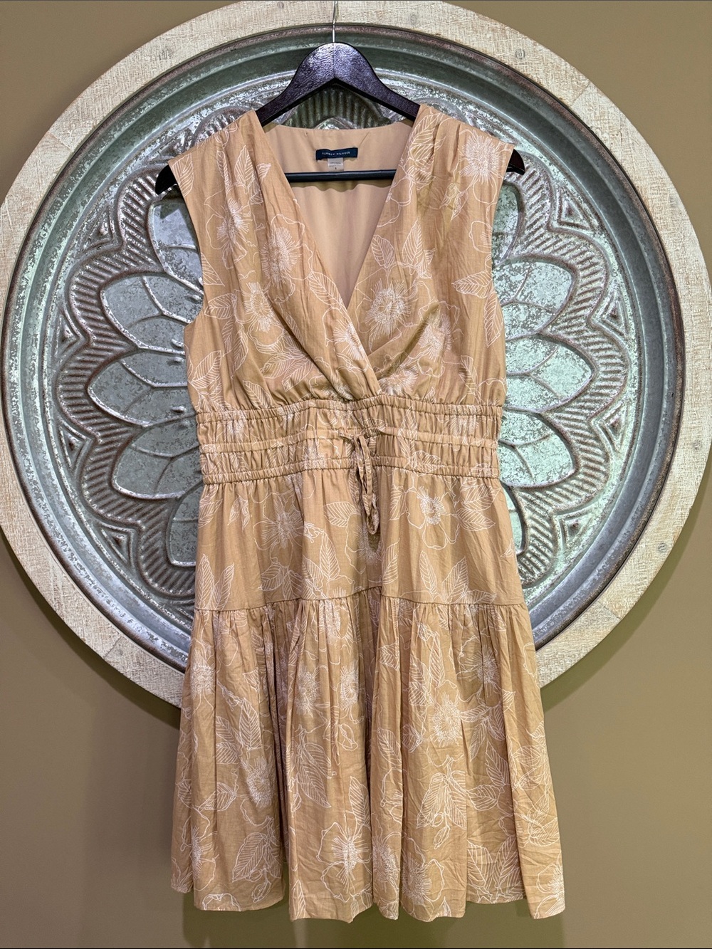 NEW Tommy Hilfiger 100% Cotton Tan Floral V-Neck Tiered Smocked Waist Mini Dress